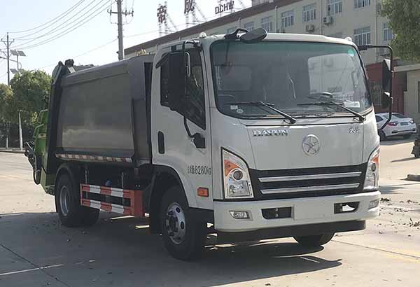 國六大運(yùn)壓縮式垃圾車