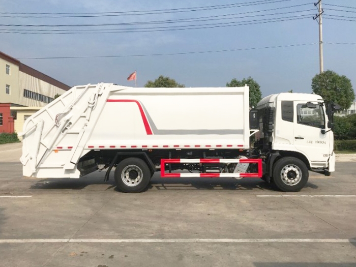 東風(fēng)天錦壓縮式垃圾車