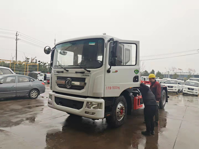 多利卡D9車廂可卸式垃圾車