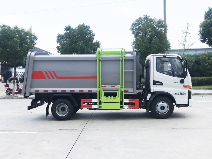 福田奧鈴側(cè)掛桶式垃圾車(chē)