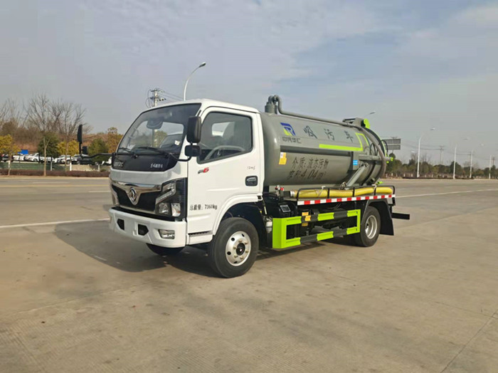 東風(fēng)多利卡吸污車(chē)