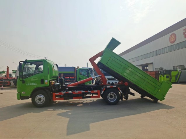 柳汽乘龍L2勾臂式垃圾車